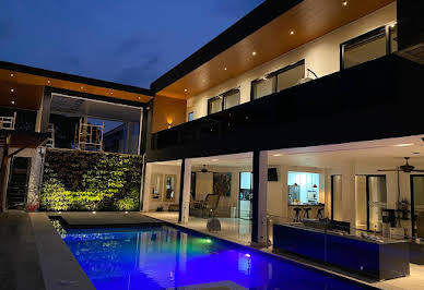 House with pool 1