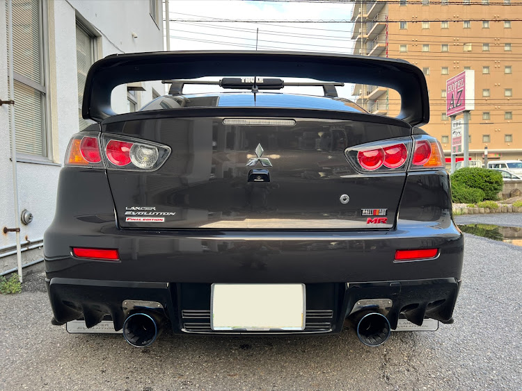 ランサーエボリューションのCZ4A・エボX・エボ10・洗車・フロントリップスポイラーに関するカスタム事例の投稿画像10枚目