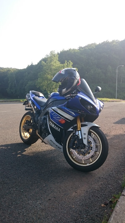 むらしさんが投稿したYZF-R1・YAMAHA・バイクに関するカスタム事例の投稿画像1枚目