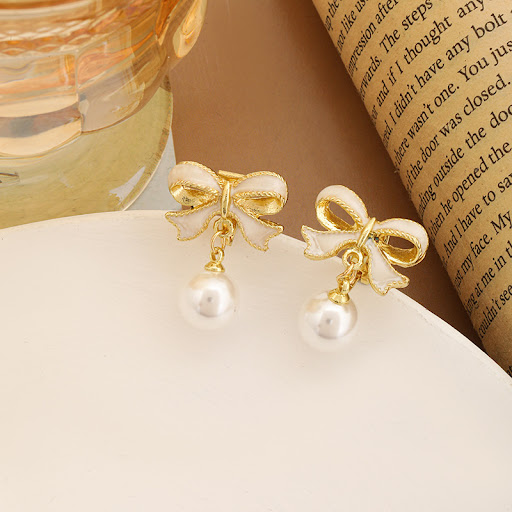 Title 5, Silver Needle Drop Oil Niche Design Ear Studs. ...