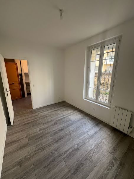 Location  appartement 1 pièce 19 m² à Issy-les-Moulineaux (92130), 750 €