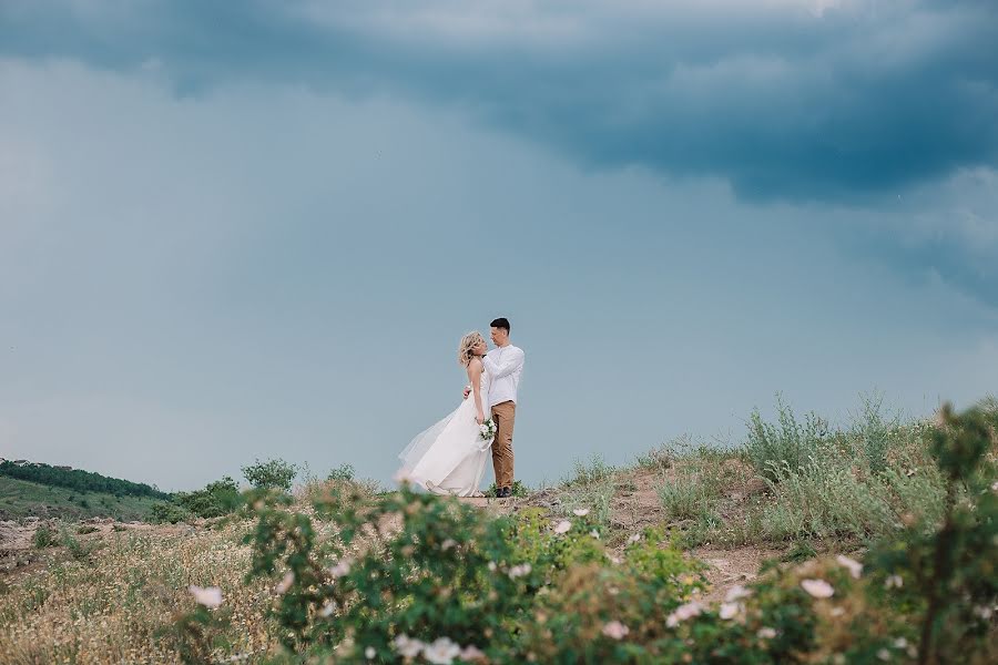 Fotógrafo de casamento Yana Levchenko (yanalev). Foto de 3 de junho 2019