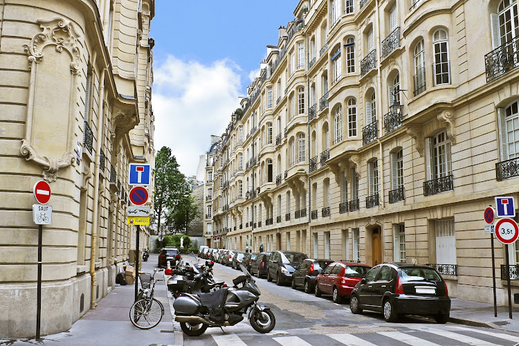 Riders of petrol-powered motorcycles will have to start paying for parking in Paris from September.