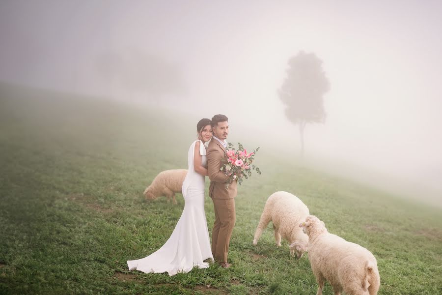 Fotógrafo de casamento Mangpor Rapeeporn (photolista). Foto de 25 de junho 2023