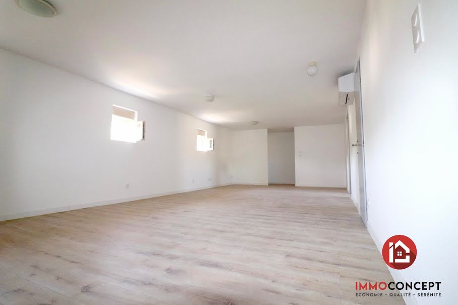 Location  appartement 4 pièces 85 m² à Saint-Etienne-des-Sorts (30200), 690 €