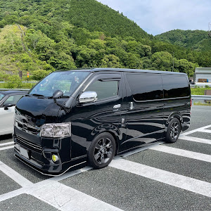 ハイエースバン TRH200V