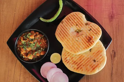 Chana Kulcha