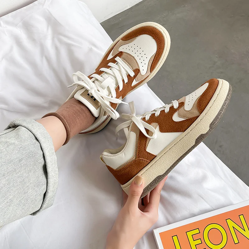 Student Casual All-match Niche Sneakers met dikke zolen. Veelzijdige schoenen voor een trendy look en optimaal comfort.
