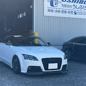 TT クーペ 2.0TFSIクワトロ