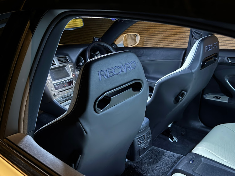 IS FのRECARO・SR-3・HNT会・IS Fに関するカスタム事例の投稿画像4枚目
