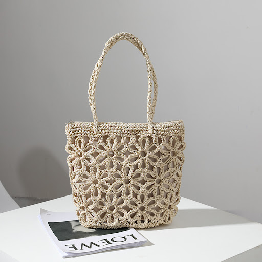 Title 4, New Ladies Fashion Hollow Flower Straw Bag. Sty...