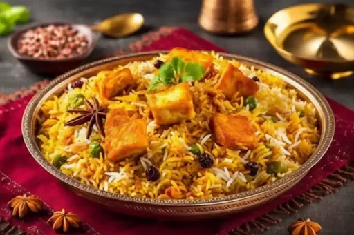 Bhuna Paneer Biryani [300g | 4 Pcs]