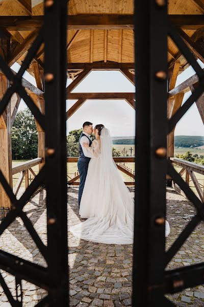 Fotógrafo de casamento Olga Sinoverska (synolya). Foto de 30 de julho 2020