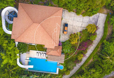 Property with pool 4