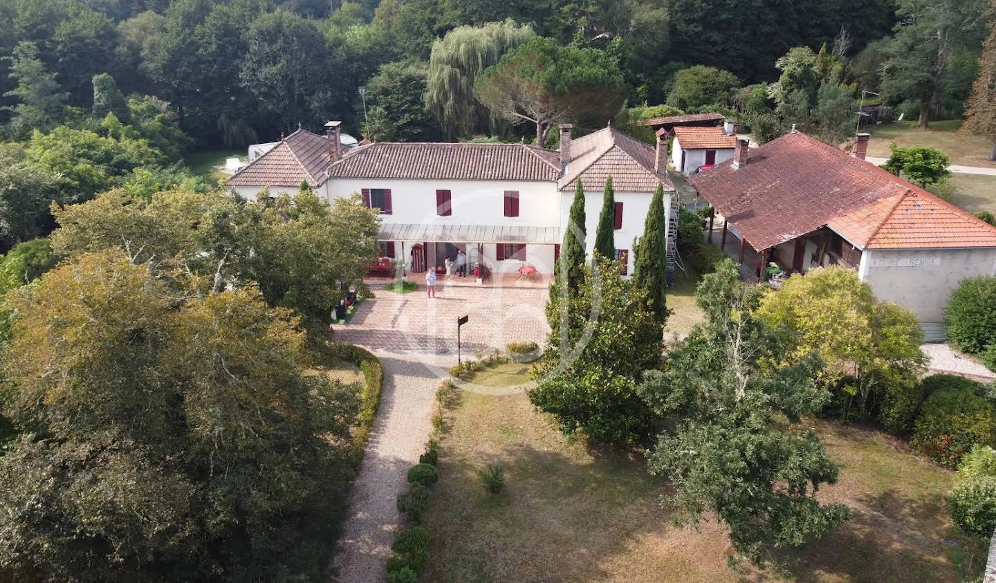 House with pool and garden Bazas