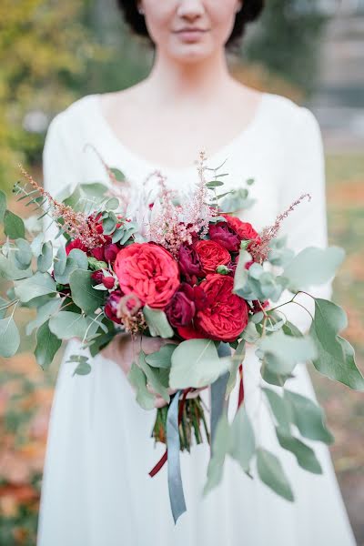 Fotógrafo de casamento Stasya Burnashova (stasyaburnashova). Foto de 3 de janeiro 2016