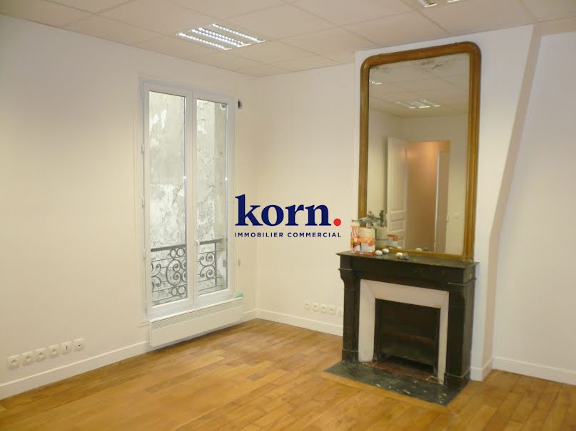 Location  locaux professionnels  65 m² à Paris 10ème (75010), 2 135 €