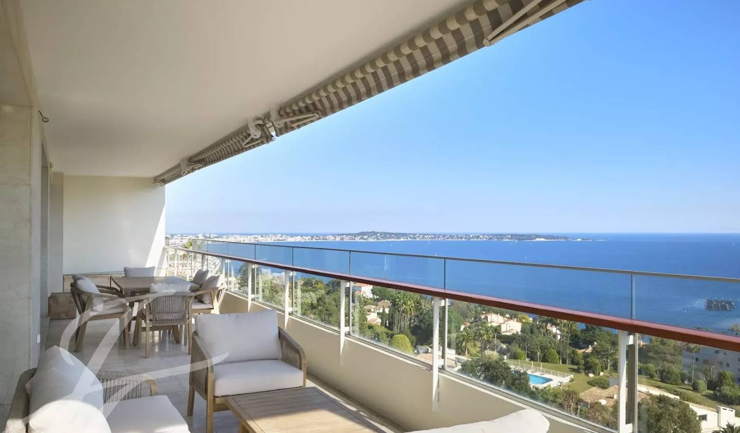 Apartment with terrace and pool Cannes