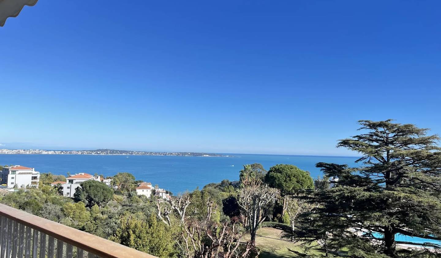 Apartment with terrace and pool Cannes