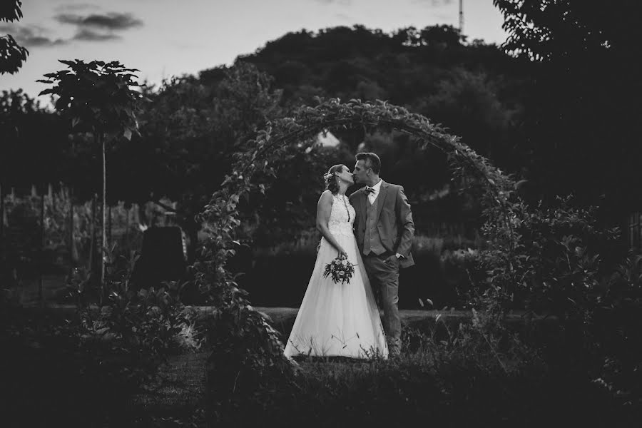 Wedding photographer Verita Dolgos (blackrainphoto). Photo of 28 September 2021