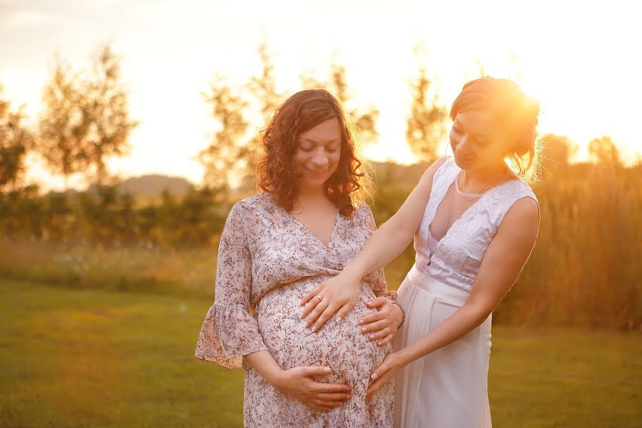 Fotografo di matrimoni Emma Kuzina (emmakuzina). Foto del 7 settembre 2018