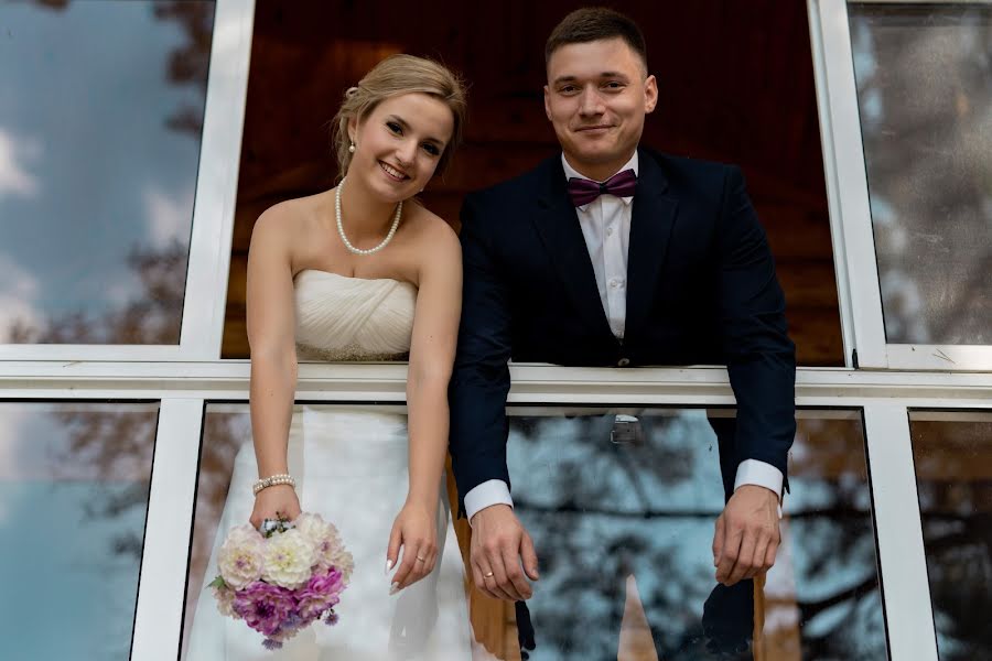 Fotografo di matrimoni Elena Babinceva (comilfo19). Foto del 10 aprile 2020