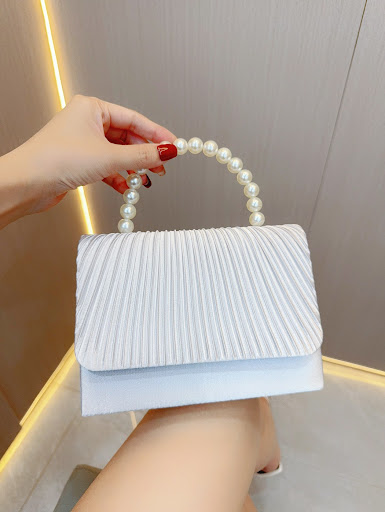 Title 7, Womens Fashion Pleated Evening Bag A stylish e...