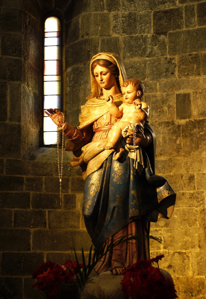 La Madonna del rosario. di Naldina Fornasari