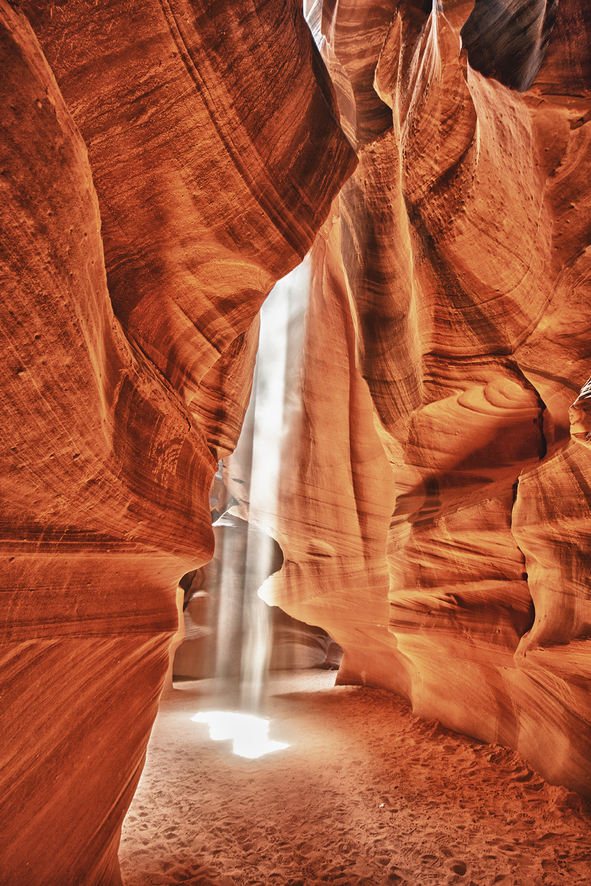 Cascata di luce di Andrea Izzotti