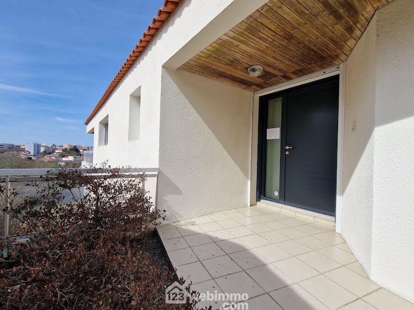 Vente maison 5 pièces 181 m² à La Roche-sur-Yon (85000), 540 000 €