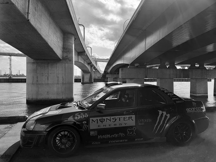 インプレッサ WRX STIのコロナ退散・名港トリトン・久しぶりのお天気・画像暗くなり過ぎるＣ/Ｔ・一眼で撮る機会ないのが寂しいねに関するカスタム事例の投稿画像3枚目