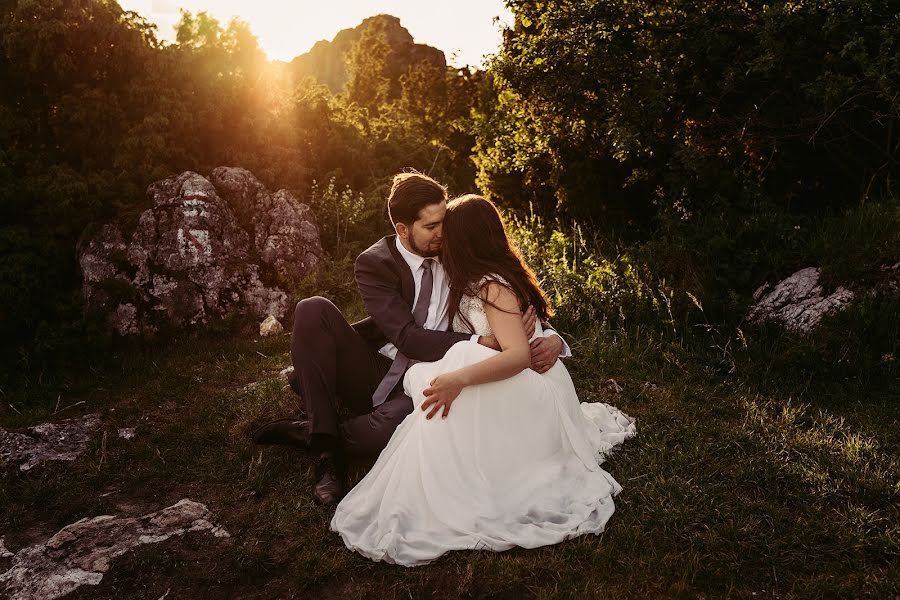 Fotografo di matrimoni Karolina Grzegorzek (karolinagrzegor). Foto del 11 luglio 2018