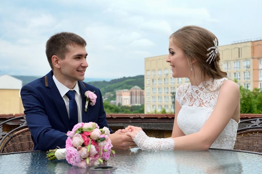 Fotografo di matrimoni Roman Feshin (feshin). Foto del 5 dicembre 2015