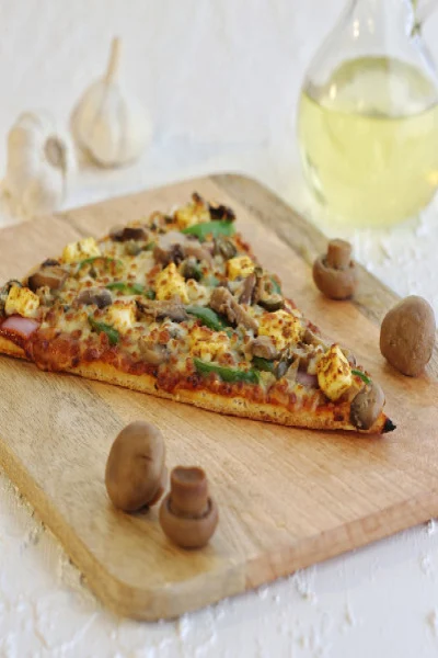 Peri Peri Veg Pizza (Personal Giant Slice (22.5 Cm))