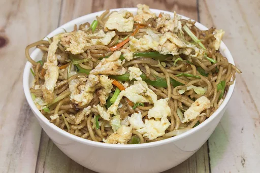 Egg Hakka Noodles