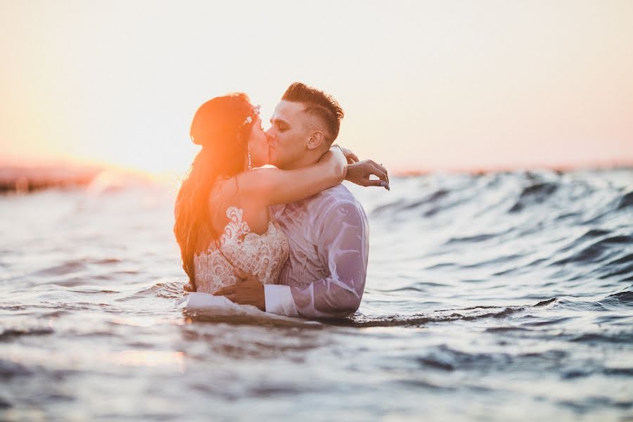 Fotógrafo de bodas Michał Bernaśkiewicz (studiomiw). Foto del 18 de mayo 2019