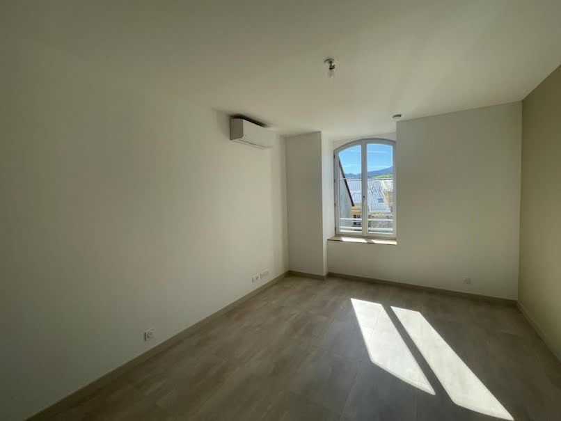 Location  appartement 2 pièces  à Rumilly (74150), 740 €