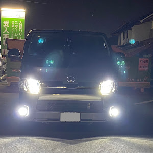 ハイエースバン TRH200V