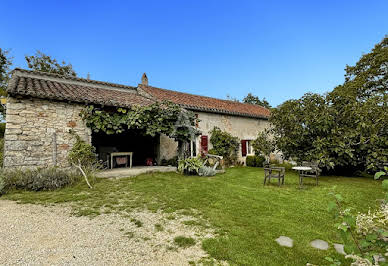 House with pool and terrace 2