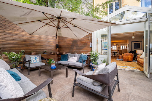House with garden and terrace 1