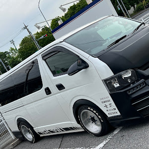 ハイエースバン TRH200V