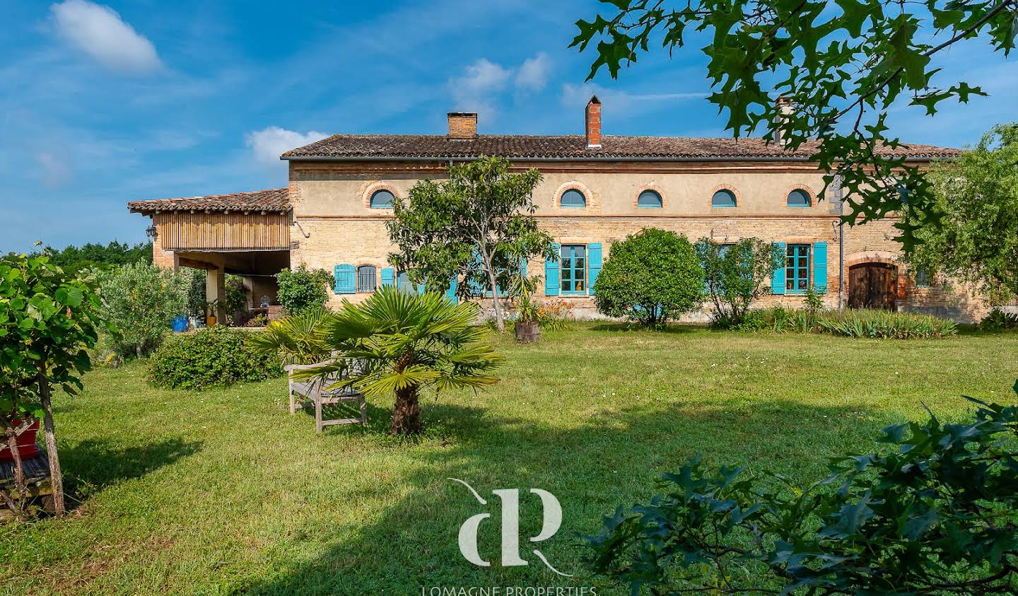 Corps de ferme avec piscine Beaumont-de-Lomagne