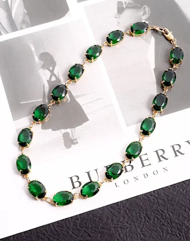 Colar luxuoso com gema verde de alt - 3