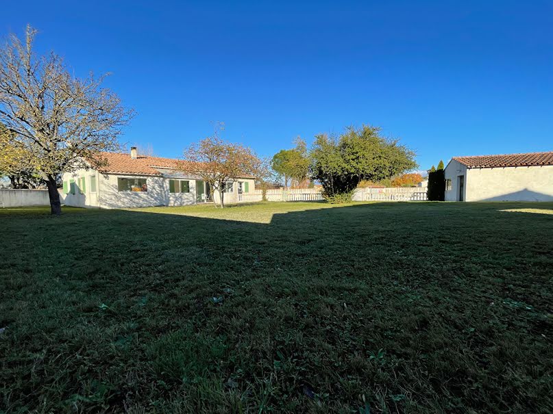 Vente maison 6 pièces 140 m² à Saint-Saturnin-lès-Avignon (84450), 549 000 €