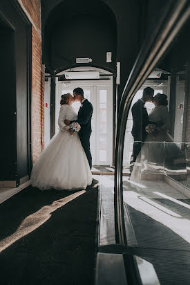 Fotógrafo de casamento Konstantin Uvarov (kostyan654). Foto de 4 de abril 2019