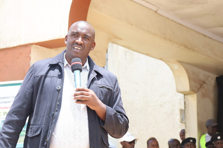 Parents Association chairman Samuel Wanjema in Kimende town, Kiambu county on Monday