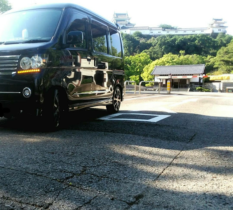 アトレーワゴンのお城とコラボ・朝日を浴びて✨・停車中に撮影・カメ活に関するカスタム事例の投稿画像4枚目