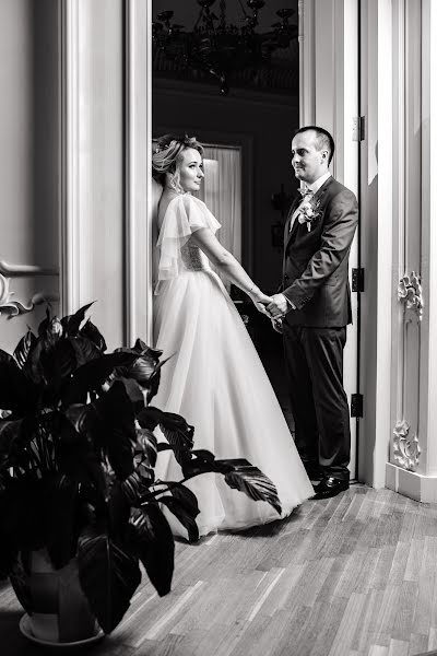 Wedding photographer Roman Kostyuchenko (ramonik). Photo of 18 December 2019