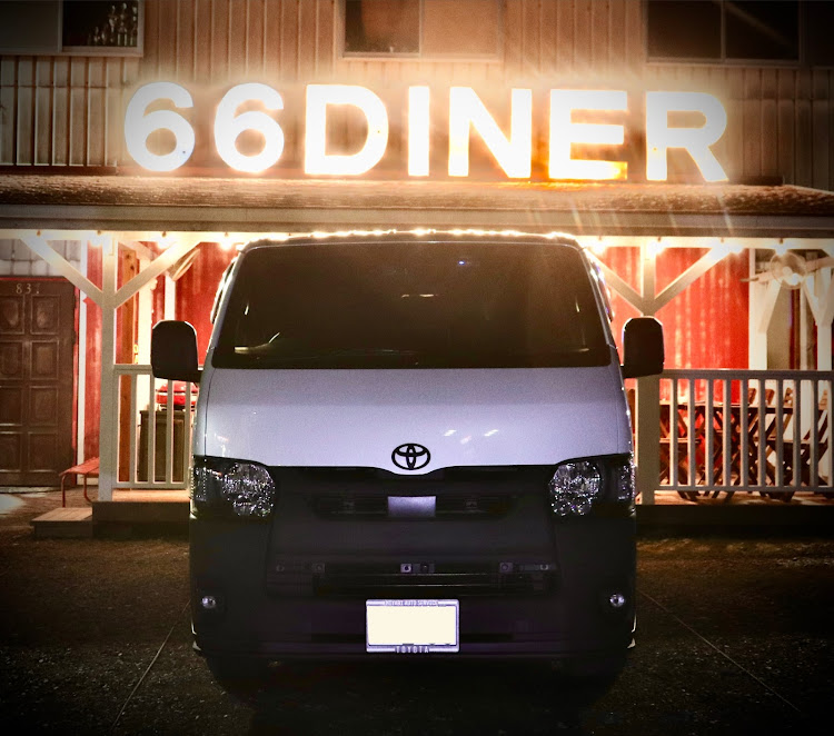 ハイエースバンのアメリカンダイナー・ハンバーガー屋・66DINER・カメ活に関するカスタム事例の投稿画像1枚目