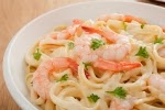 Shrimp Fettuccine Alfredo (Hungry Girl) was pinched from <a href="http://www.doctoroz.com/videos/shrimp-fettuccine-alfredo" target="_blank">www.doctoroz.com.</a>